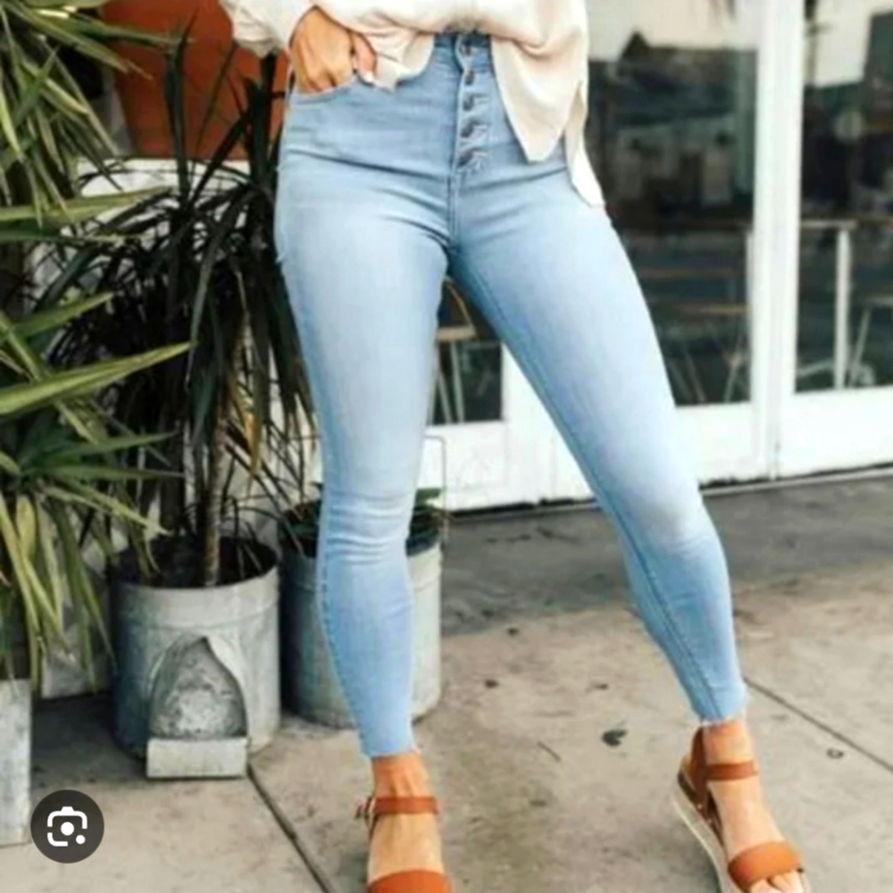 CJLA ada jeans